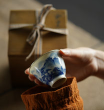 Load image into Gallery viewer, "Blue and White Landscape Bag Silver Mouth Master Cup" with a capacity of 50cc.