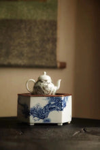 Load image into Gallery viewer, The Exquisite Supporting Role in the World of Ancient Rhyme and Tea Aroma - The Beauty of Tea Mat orchid Hu Cheng/pine Hu Cheng