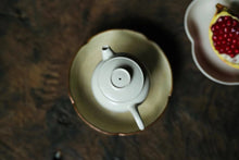 Load image into Gallery viewer, "Julu Porcelain Pot" 巨轮陶壶.