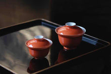 Load image into Gallery viewer, Tongxin Tea House | Appreciation of Jingdezhen's Handmade Coral Red Gaiwan