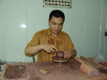 Load image into Gallery viewer, A collection-level handmade purple clay teapot, made by Master Hui Xiangyun, the 15th generation descendant of Hui Mengchen, the "Rare Da Hong Pao Zhu Ni Han Zhu  Teapot" with a capacity of 100cc.