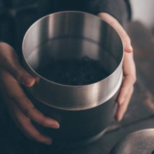 Load image into Gallery viewer, Tongxin She Teahouse: Encountering the Ancient Charm and Tea Aroma of JIELAN Tea Tin