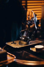 Load image into Gallery viewer, The Small Silver Kettle Paying Tribute to the 1980s: The Integration of Time and Craftsmanship