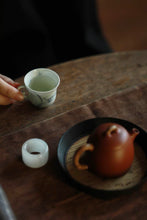 Load image into Gallery viewer, Tongxin She Teahouse | Ting Lan · Blue-and-White Orchid Ear Cups (Limited Edition)