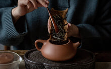 Load image into Gallery viewer, "2024 Bangdong·Barren Mountain Ancient Tree Pu'er Sheng Tea"邦东·荒山古树普洱生茶.