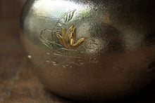 Load image into Gallery viewer, 9999 Silver pot among fish and lotus leaves(鱼戏莲叶间纯银烧水壶)