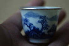 Load image into Gallery viewer, Set of 4 hand-painted blue and white landscape-wrapped silver teacups, capacity 30cc。