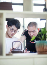 Load image into Gallery viewer, The Inborn Charm of the Teapot, Encountering Wang Yufei's Carambola-shaped Purple Clay Teapot/100cc