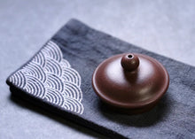 Load image into Gallery viewer, Rare Centennial Old Purple Clay and the Inheriting Duozhi Teapot: A Treasured Recommendation from Tongxin She Teahouse