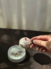 Load image into Gallery viewer, "Small Silver Pot with Retro Hammered Sandalwood Handle and Side Handle" /60ml