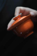 Load image into Gallery viewer, Tongxin Tea House | Appreciation of Jingdezhen's Handmade Coral Red Gaiwan