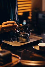 Load image into Gallery viewer, The Small Silver Kettle Paying Tribute to the 1980s: The Integration of Time and Craftsmanship