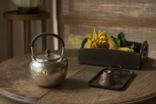 Load image into Gallery viewer, 9999 Silver pot among fish and lotus leaves(鱼戏莲叶间纯银烧水壶)