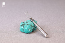 Load image into Gallery viewer, The Li Xiaobai 9999 Pure Silver Kettle Clip: An Exquisite Choice in the Elegance of Tea Affairs