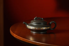 Load image into Gallery viewer, "The 'Xiaoqing' Purple Clay Teapot Handmade by Tang Xuanwu: The Integration of Tradition and Poetry"
