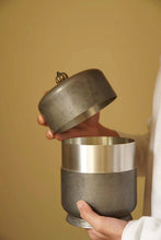 Load image into Gallery viewer, Tongxin She Teahouse: Encountering the Ancient Charm and Tea Aroma of JIELAN Tea Tin