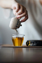 Load image into Gallery viewer, Glass Gong Dao Bei/3 options.