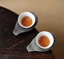 Load image into Gallery viewer, Tongxin Teahouse: Lotus-shaped Pure Tin Tea Saucer Holders, the Elegant Charm of Chinese Style on the Tea Table