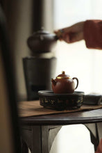 Load image into Gallery viewer, "Black Glazed and Gold-traced Tripod Tea Saucer: An Exquisite Choice on the Tea Table"