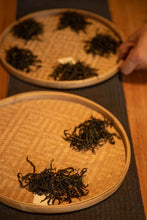 Load image into Gallery viewer, Wuyi rock tea Zheng Yan Rou Gui "Shan Jian Liu Xiang"正岩肉桂山涧留香。