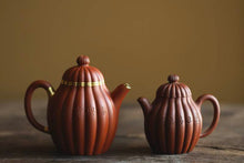 Load image into Gallery viewer, A Pot Embodies Ancient Rhymes, and Golden Ridges Reflect Blessings - The Limited Edition Purple Clay Pot of Tongxinshe Teahouse
