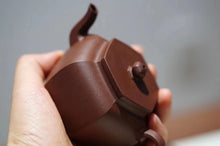 Load image into Gallery viewer, Liufang Palace Lantern Teapot, your tea banquet is still missing such an elegant and delicate square teapot.