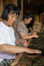 Load image into Gallery viewer, Wuyi rock tea Zheng Yan Rou Gui "Shan Jian Liu Xiang"正岩肉桂山涧留香。