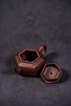 Load image into Gallery viewer, Liufang Palace Lantern Teapot, your tea banquet is still missing such an elegant and delicate square teapot.