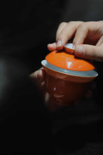 Load image into Gallery viewer, Tongxin Tea House | Appreciation of Jingdezhen's Handmade Coral Red Gaiwan