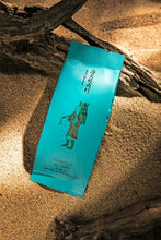 Load image into Gallery viewer, Tea as a Pilgrimage: Tongxin She Presents Kuanlu "Xuanzang's Journey to the West · Cyan-Blue Edition" Cliff Cinnamon 唐玄奘西行·青蓝版