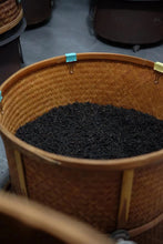 Load image into Gallery viewer, “SNOW FLAKES Duck Shit ”Phoenix Dan Cong oolong/“雪片鸭屎香”