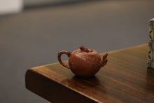 Load image into Gallery viewer, Tongxin She Teahouse Collection | Hand‑crafted by Lu Xinjian · Premium Zhuni Da Hong Pao Squirrel‑Grapes Teapot/松鼠葡萄🍇