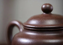 Load image into Gallery viewer, Rare Centennial Old Purple Clay and the Inheriting Duozhi Teapot: A Treasured Recommendation from Tongxin She Teahouse