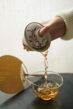 Load image into Gallery viewer, Pastel hand-painted "peach gaiwan"