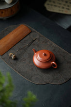Load image into Gallery viewer, Jiangsu Guanyu 2023 Autumn Auction "Ruosixu Flat Teapot"