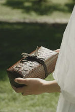 Load image into Gallery viewer, Tongxin She presents the "Wandering Amid Spring Blossoms" portable tea gift set.