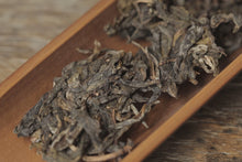 Load image into Gallery viewer, 2016 Xigui Ancient Tree Raw Pu'er Tea: A Rare Treasure in Tongxin She Teahouse