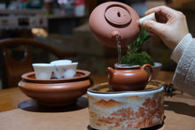 Load image into Gallery viewer, "Alum Red Landscape Hu Cheng"/矾红山水壶承