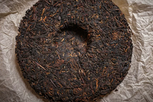 Load image into Gallery viewer, 2000 Yichanghao Chingpin Raw Tea Cake (Export to HK)