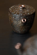 Load image into Gallery viewer, Tongxin She Recommendation | Jingdezhen "Serene Emptiness" Teapot