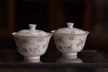 Load image into Gallery viewer, famille rose butterfly-patterned covered bowl/粉彩蝴蝶盖碗