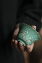 Load image into Gallery viewer, Tongxin She Teahouse | Jingdezhen Wuzhi Green Plum Visiting盖碗 : A Poetic Spring in Tea Ware
