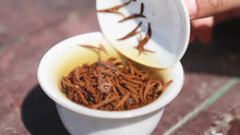 Load image into Gallery viewer, 2025 Wuyishan Tongmu Guan Floral Jinjunmei Black Tea Arrives at Tongxinshe Teahouse! Inviting You to Taste the Essence of Black Tea