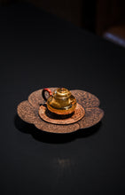 Load image into Gallery viewer, Tongxin She · Start of Spring Pure Gold Teapot | Limited One-of-a-Kind 100cc 120g Handcrafted Collection
