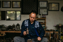 Load image into Gallery viewer, Tongxinshe Teahouse Recommendation | Hong Jike's Formless Pure Gold Teapot, an Intangible Cultural Heritage Masterpiece, a Rare Heirloom for Collection