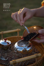 Load image into Gallery viewer, "Filigree Goldfish Tea"/花丝金鱼茶则