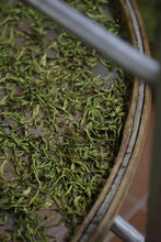 Load image into Gallery viewer, 2024 Phoenix Dancong Limited Edition "Ancient Tree Dong Fang Hong "