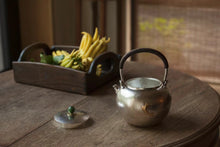 Load image into Gallery viewer, 9999 Silver pot among fish and lotus leaves(鱼戏莲叶间纯银烧水壶)