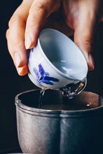 Load image into Gallery viewer, Exquisite Tea Ware: Jingdezhen Handmade Blue and White "Hundred Treasures" Cup
