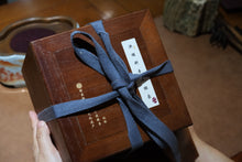 Load image into Gallery viewer, 9999 Pure Silver Handmade 'Three-legged Shi Piao' Teapot/100ml